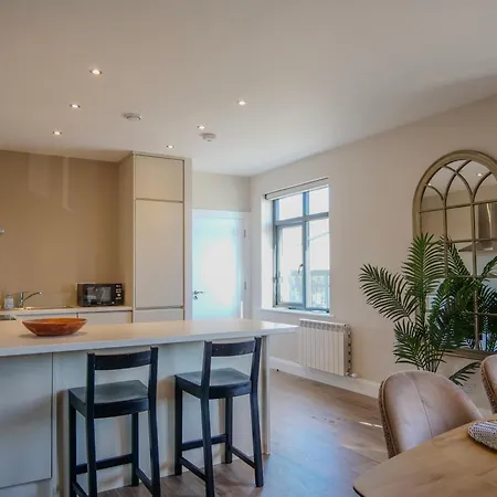 Riverside - Luxury 2 *